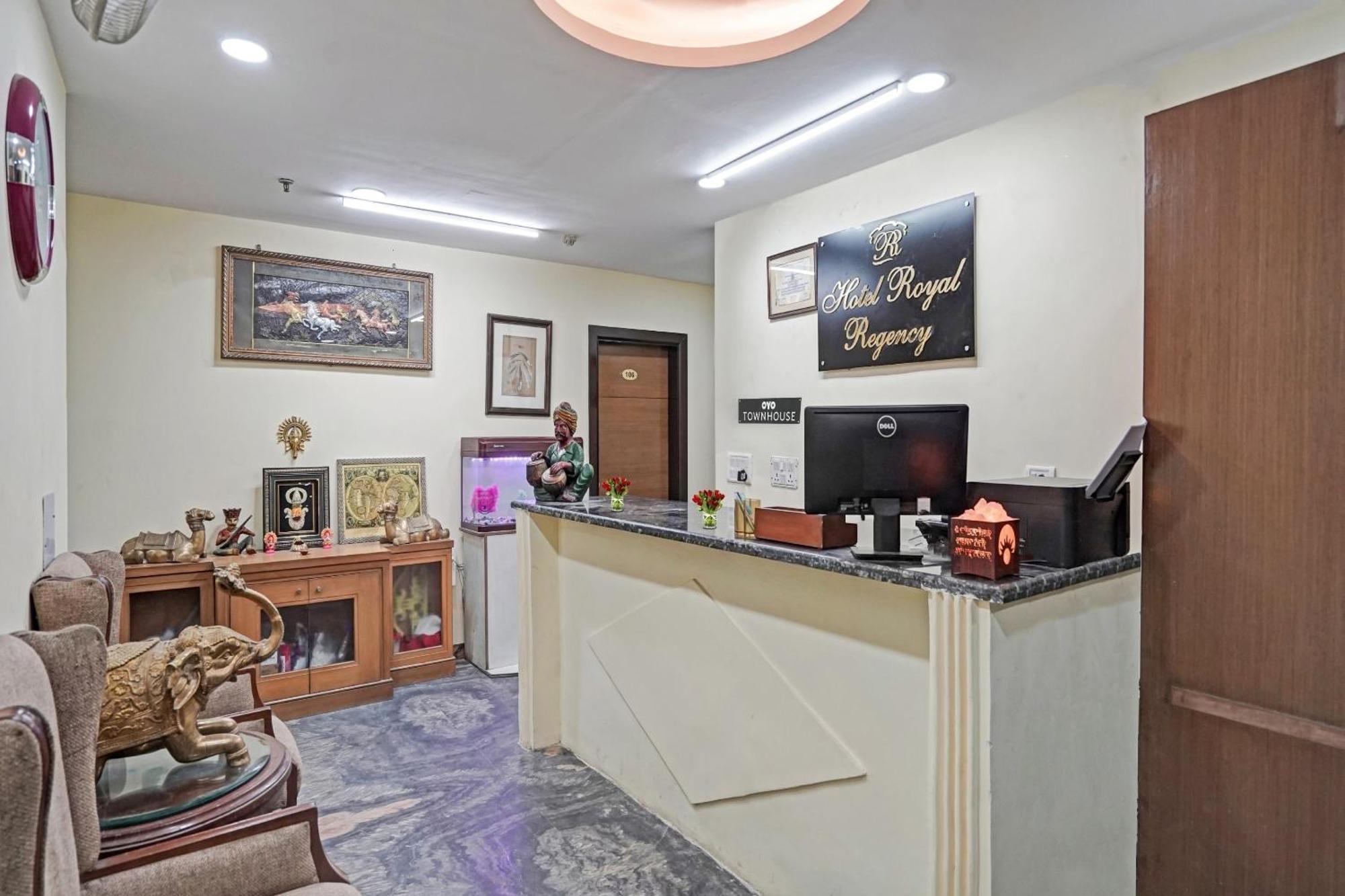 Hotel O Royal Regency Ghaziabád Exteriér fotografie